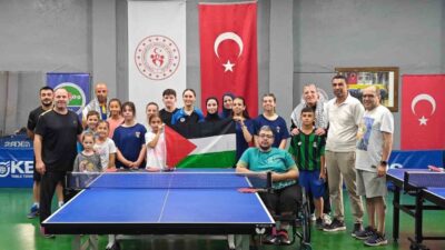 Filistin Masa Tenisi Milli Takımı, hazırlık kampı çerçevesinde Sakarya’da sporseverlerle