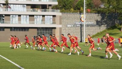 Galatasaray, yeni sezon hazırlıklarını bugün yaptığı antrenmanla sürdürdü. Kemerburgaz Metin