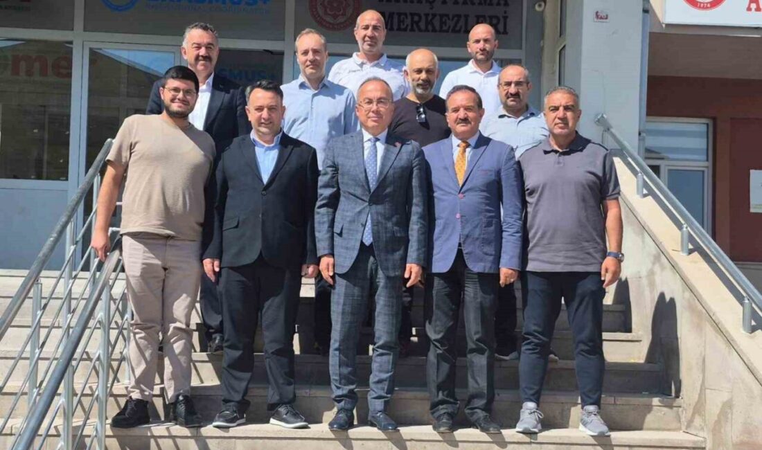 Sivas Gençlik ve Spor İl Müdürü Şahin Ertem ve beraberindeki