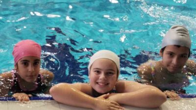 Aydın’ın Germencik ilçesinde Yaz Spor Okulları kapsamında çocuklara yönelik yüzme