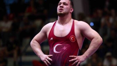 Akdeniz Oyunları’nda serbest stil 125 kiloda mindere çıkan milli güreşçi