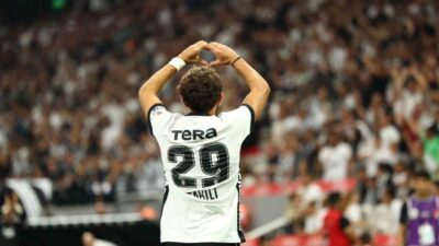 Beşiktaş’ın hücum oyuncusu İlhan Fakılı, siyah-beyazlı forma ile ilk golünü
