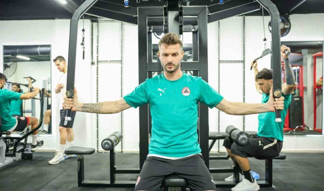 İncirliova Belediyespor güne salon çalışmasıyla başladı Profesyonelliğe Geçiş Ligi (PGL) ekiplerinden olan İncirliova Belediyespor yeni sezon