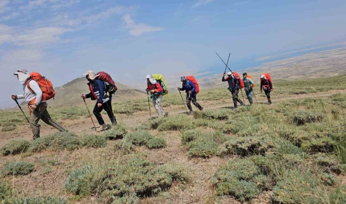 İran’dan gelen 13 kişilik dağcı grubu, Türkiye’nin en yüksek üçüncü