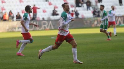 Karşıyaka, son olarak İnegöl Kafkas forması giyen eski golcüsü Fatih