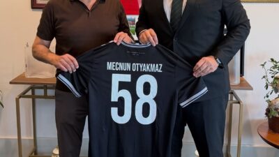 Karşıyaka Spor Kulübü Başkanı Yiğit Tusder ve beraberindeki yöneticiler, Türkiye