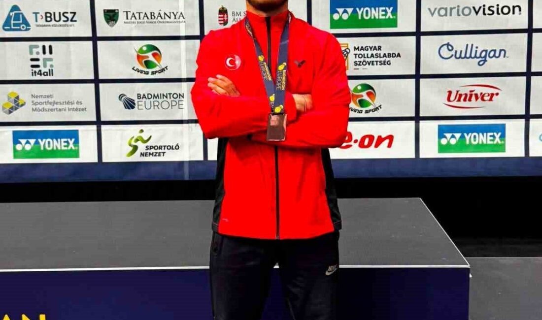 Kayseri Badminton Spor Kulübü sporcusu Yiğitcan Erol; Macaristan’da düzenlenen Gençler