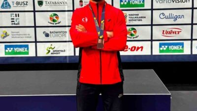 Kayseri Badminton Spor Kulübü sporcusu Yiğitcan Erol; Macaristan’da düzenlenen Gençler