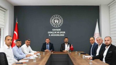 Kayseri’de yamaç paraşütü faaliyetlerinin geliştirilmesi amacıyla ilgili kurumların katılımıyla istişare