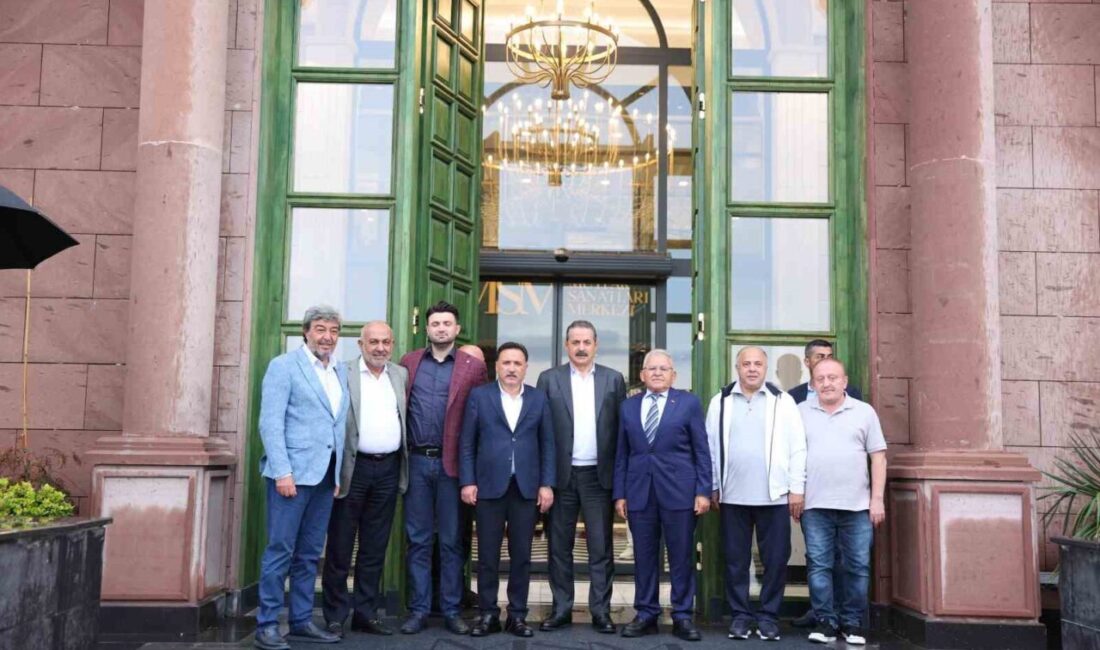 Kayserispor yönetimi, maç öncesinde Bursaspor yönetimini ağırladı. Kayserispor yönetimi, TFF