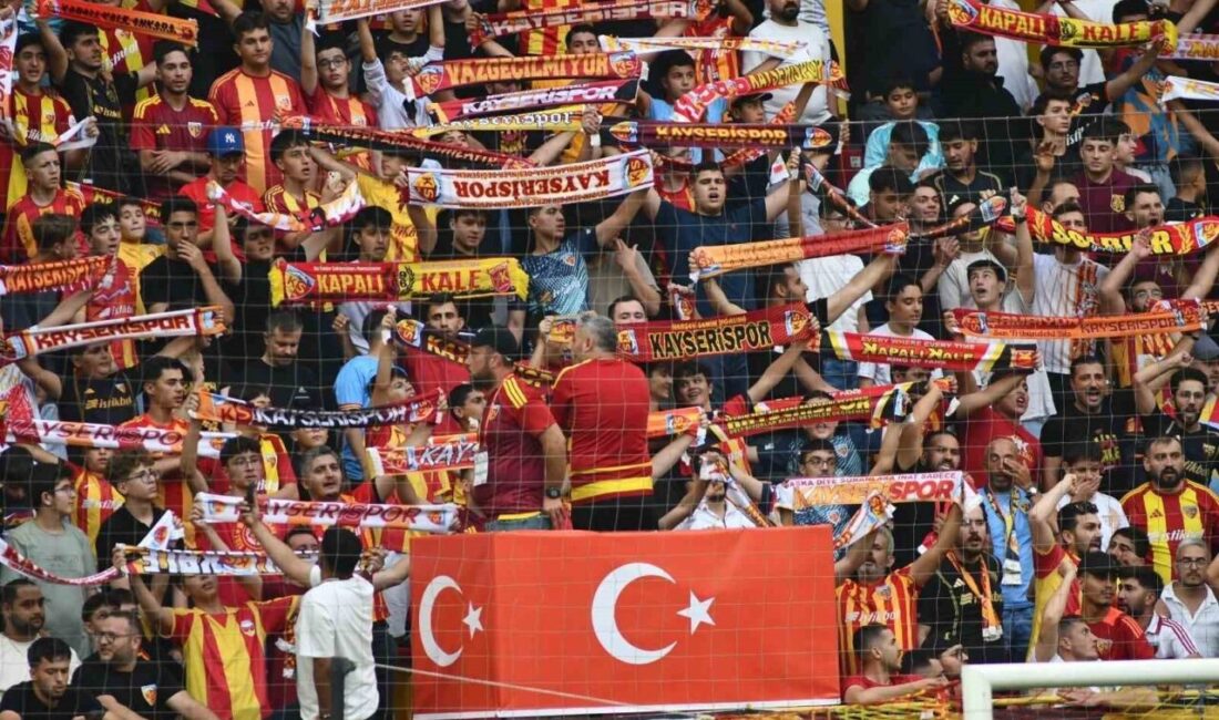 Kayserispor ile Sivasspor arasında oynanan müsabakayı 8 bin 200 kişi