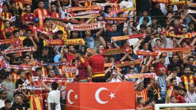 Kayserispor ile Sivasspor arasında oynanan müsabakayı 8 bin 200 kişi