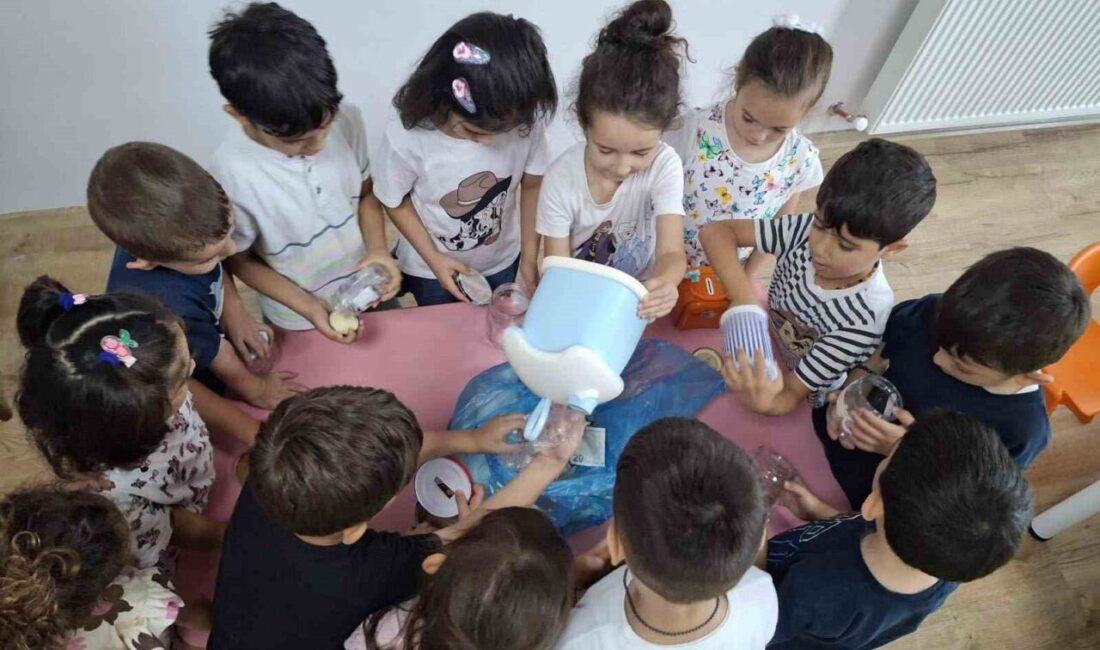 Afyonkarahisar’ın Bolvadin’de yaz Kur’an kurslarına katılan yaklaşık 2 bin öğrenci,