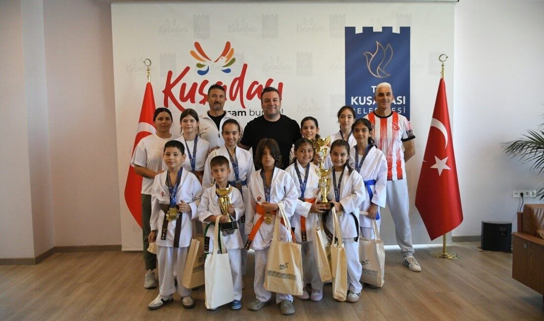 Bursa’da düzenlenen 7. Gemlik Uluslararası Karate Turnuvası’nda tatamiye çıkan Kuşadalı