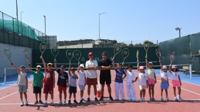 Kuşadası Belediyesi’nin çocukların yaz tatilini hem verimli hem de spor