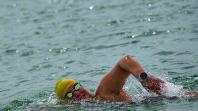 Türk ultramaraton yüzücüsü Çanakkaleli Melisa Uluarslan, açık su yüzücülüğünün en