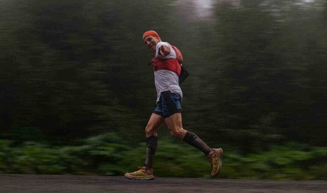 Kartepe Kuzuyayla’da 905 sporcu, zirveye ulaşmak için kıyasıya mücadele etti.