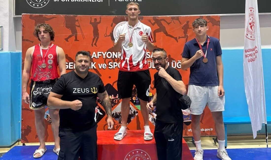 Afyonkarahisar’da 45 ilden 386 sporcunun katılımıyla düzenlenen 30 Ağustos Muaythai