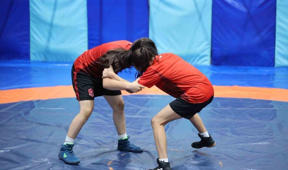 Merkezefendi Belediyesi Spor Kulübü’nün altyapısından yetişen üç genç güreşçi, gösterdikleri