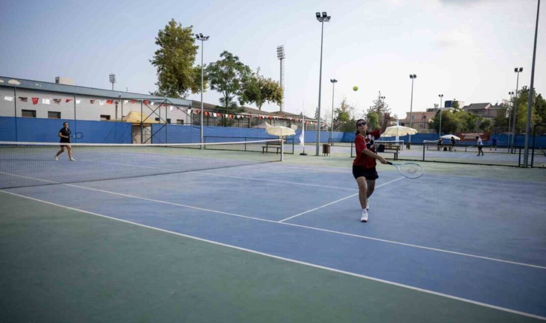 Mersin’de 30 Ağustos Zafer Bayramının 104. yıl dönümü dolayısıyla tenis