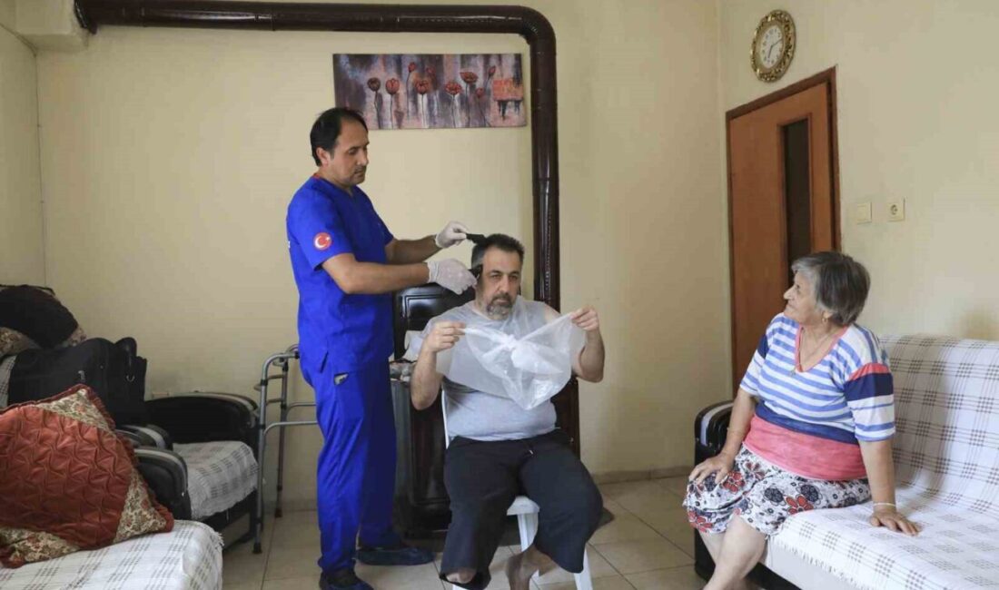 Mersin’de sağlık kuruluşlarına ulaşmakta güçlük çeken ihtiyaç sahibi vatandaşlara evde