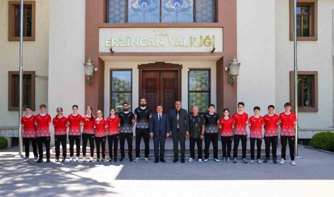 Erzincan’da kamp çalışmalarını sürdüren Badminton 15 Yaş Altı (U15) Milli