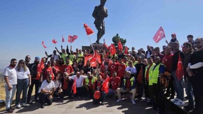 Afyonkarahisar’da 100’ün üzerinde motosiklet tutkunu, Büyük Taarruz’un 104. yılı dolayısıyla