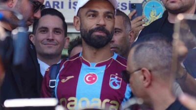 Trabzonspor’un anlaşmaya vardığı 34 yaşındaki Mısırlı futbolcu Muhammed Salah, İstanbul’a