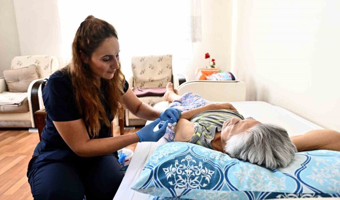 Muratpaşa Belediyesi Sağlık Hizmetleri Müdürlüğü, evde bakım hizmetleri kapsamında 2015