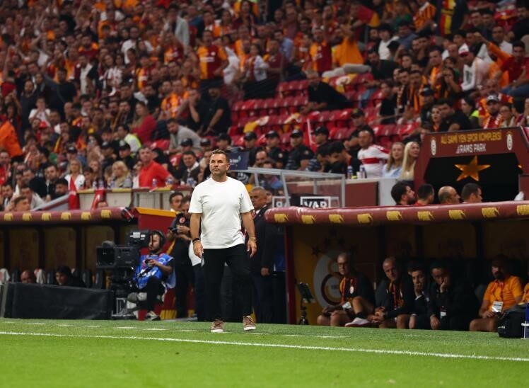Galatasaray Teknik Direktörü Okan Buruk, Göztepe galibiyetinin ardından yaptığı açıklamada,