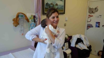 Tokat’ta organları dışarıda dünyaya gelen bebek, Samsun’da yaklaşık 1,5 ay