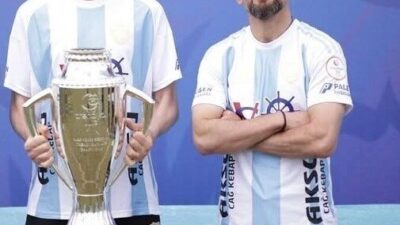 Trendyol Süper Lig ekiplerinden Erzurumspor FK’nın takım kaptanları Mustafa Yumlu