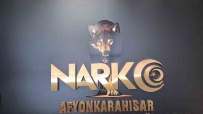 Afyonkarahisar’da durdurulan otomobilde 1 kilo 100 gram uyuşturucu madde ele