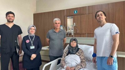 Siirt Eğitim ve Araştırma Hastanesi’nde, daha önce uygulanan diz protezinde