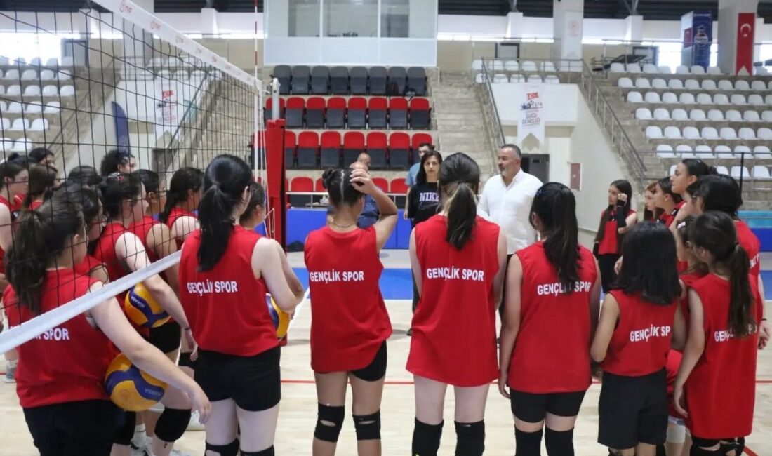 Sivas Gençlik ve Spor Faaliyetleri Şube Müdürü Ufuk Demir, GSB