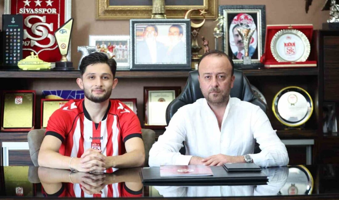 Sivasspor’da 4 imza birden Trendyol 1. Lig ekiplerinden Sivasspor; Süleyman Özdamar, Burak Kapacak, Amilton