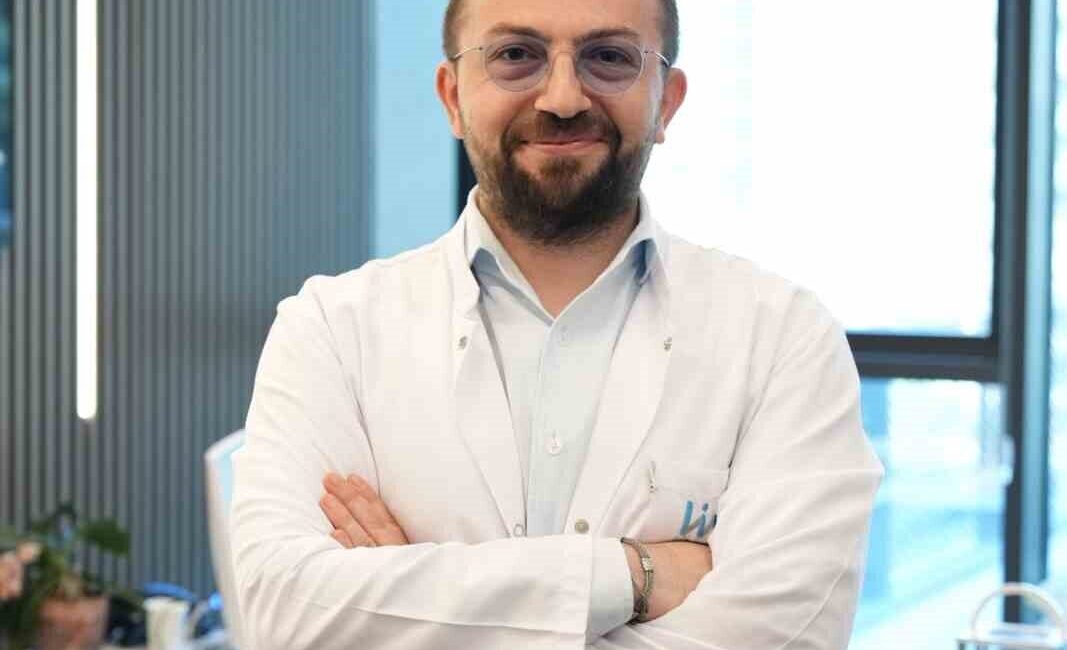 Doç. Dr. Eymen Gazel, sıcak havalarda yeterli su tüketiminin önemine