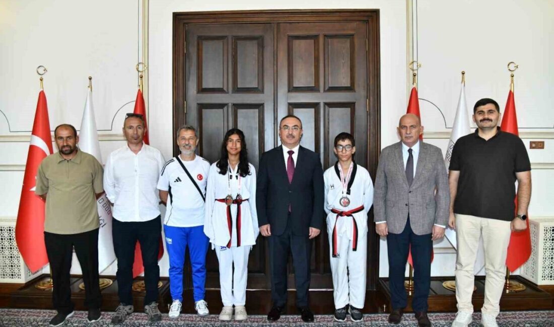 Sinop’ta düzenlenen 15 Temmuz Minikler Türkiye Taekwondo Şampiyonası’nda dereceye giren