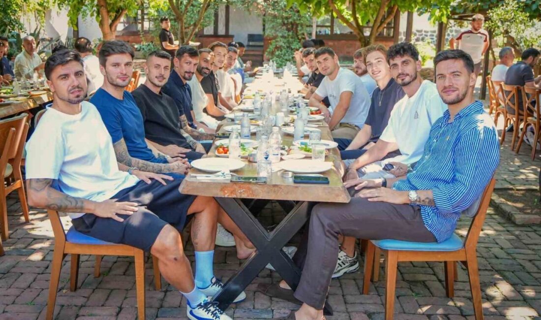 Trabzonspor Futbol A Takımı, yeni sezon öncesi düzenlenen kahvaltı organizasyonunda