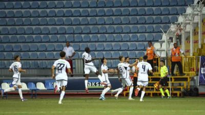 Trendyol Süper Lig’in ilk haftasında Kasımpaşa, konuk ettiği Trabzonspor ile