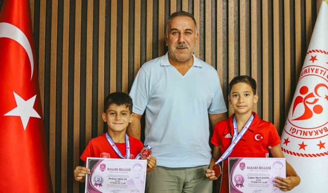 15 Temmuz Minikler Türkiye Güreş Şampiyonası’nda dereceye giren Aydınlı minik