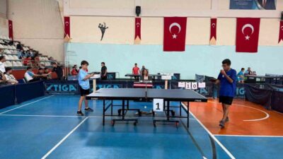 Artvin’in Hopa ilçesinde düzenlenen Anadolu Yıldızlar Ligi Masa Tenisi Türkiye