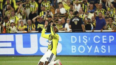 Fenerbahçe, UEFA Şampiyonlar Ligi 3. eleme turu ilk maçında evinde