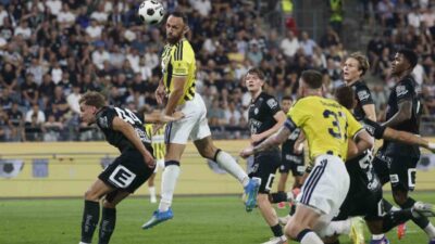 UEFA Şampiyonlar Ligi 3. eleme turu rövanş maçında Fenerbahçe, deplasmanda