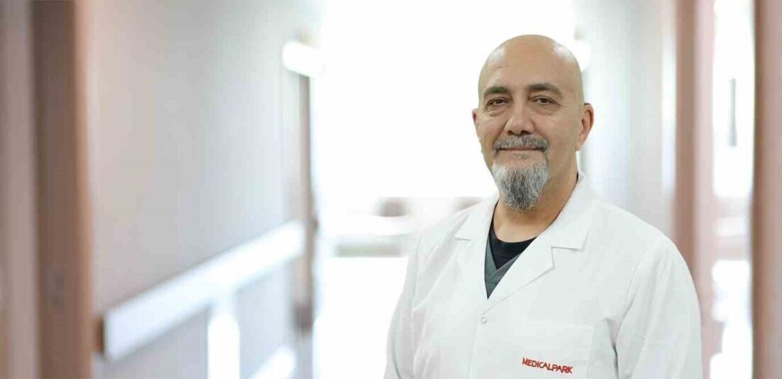 Uzun süren uçak, otobüs ve otomobil yolculuklarında saatlerce hareketsiz kalmanın