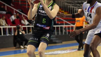 Yeni sezon öncesi kadro yapılanmasını sürdüren Y. Denizli Basket, iç
