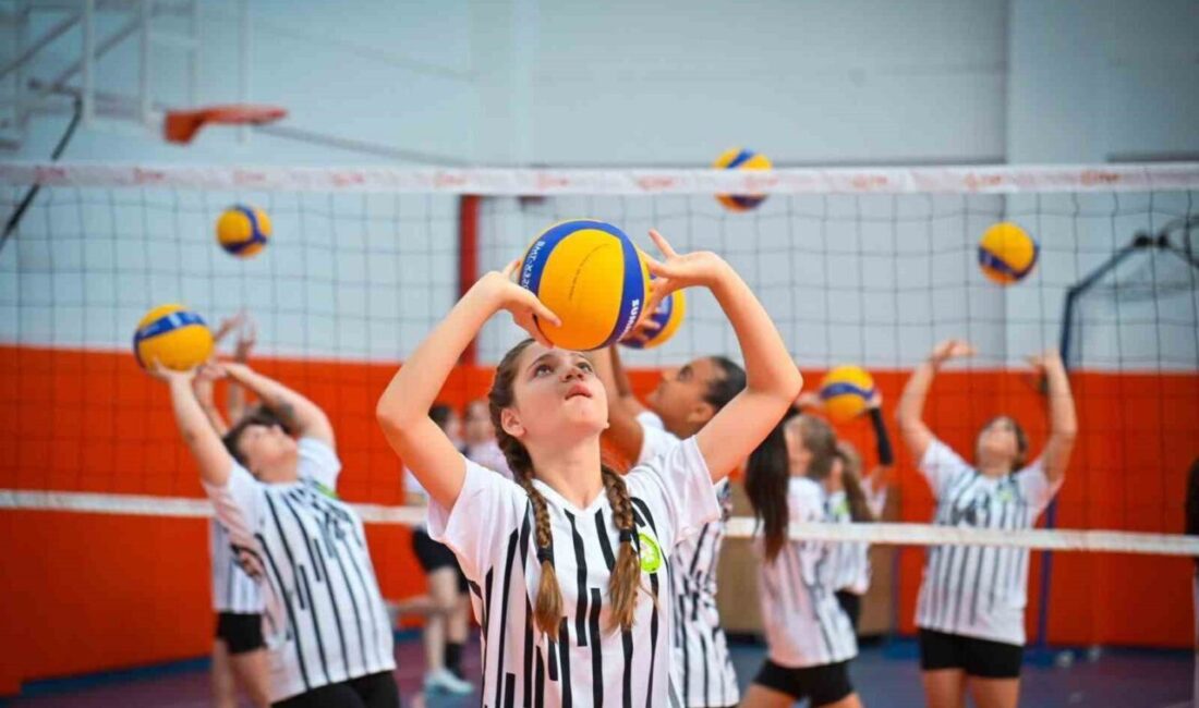 Manisa Büyükşehir Belediyespor Kulübü tarafından çocukların yaz tatilini sporla geçirmesi