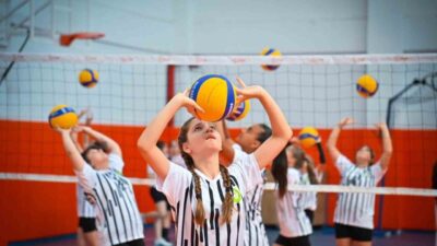 Manisa Büyükşehir Belediyespor Kulübü tarafından çocukların yaz tatilini sporla geçirmesi
