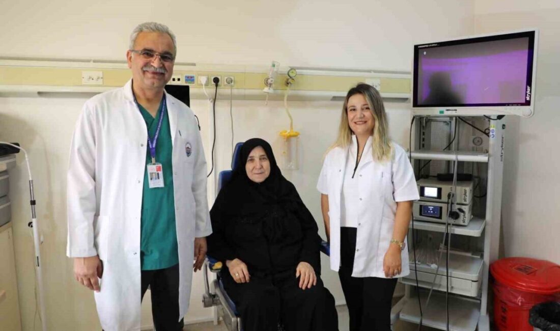 Çocukluk yıllarından itibaren yaşadığı orta kulak enfeksiyonları nedeniyle uzun yıllar