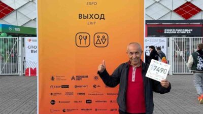 Rusya’nın başkenti Moskova’da düzenlenen 2026 Moskova Maratonu’na katılan “Demir Adam”